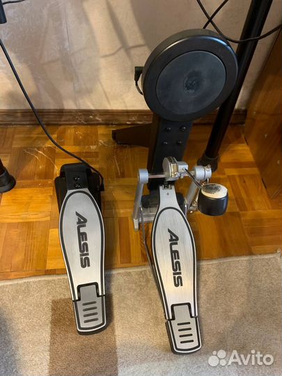 Alesis nitro mesh kit электронные барабаны