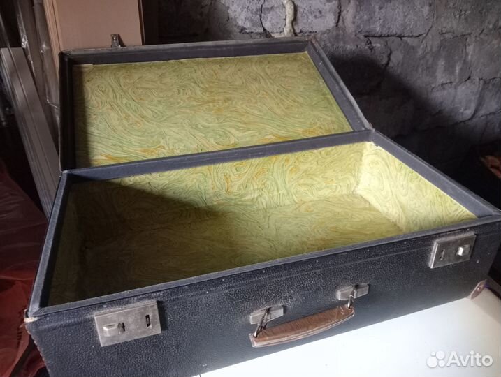 Ретро чемодан