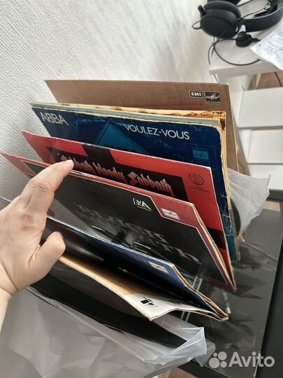 Виниловый проигрыватель ion с набором пластинок