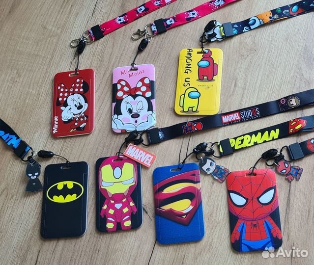 Стильные картхолдеры для пропуска в школу