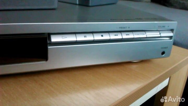 Домашний кинотеатр Sony DAV-SB300