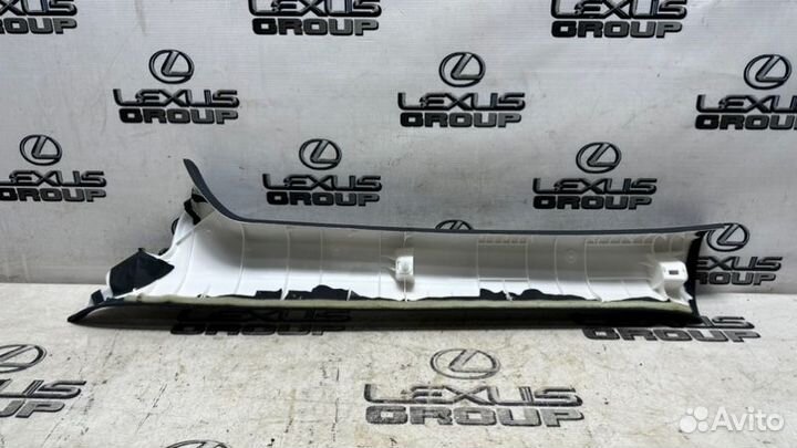 Обшивка стойки прав. перед. Lexus RX450h