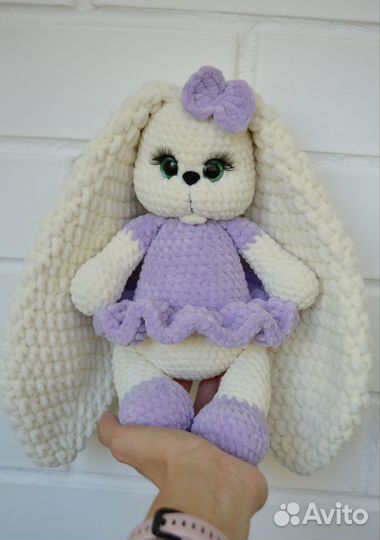 Вязаные игрушки ручной работы зайчик с метрикой