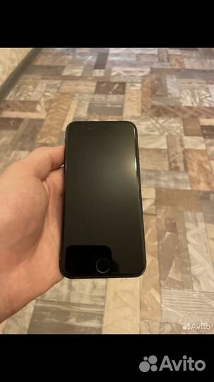 iPhone SE (2020), 64 ГБ