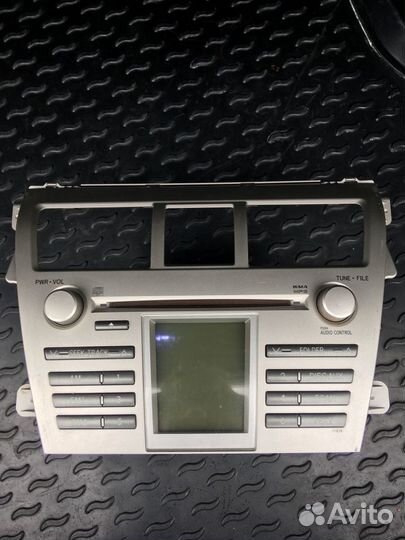 Магнитола на Тойота Ярис