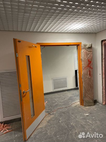 Монтажник входных дверей и моп