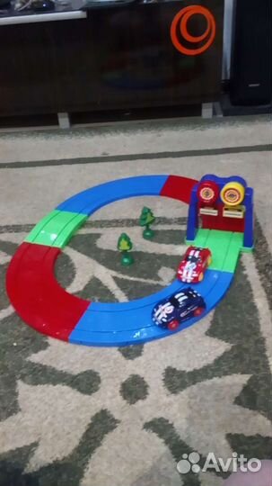 Трек с машинами