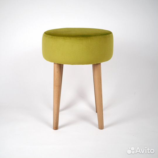 Табурет мягкий на деревянных ножках