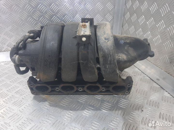 Коллектор впускной Opel Insignia A A18XER 2010