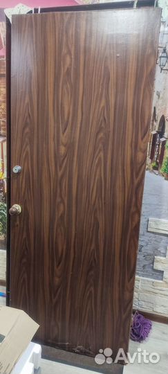Дверь входная деревянная