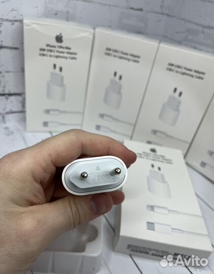 Зарядка на iPhone 20w