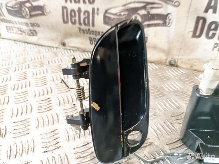 Замок двери передний правый Hyundai Elantra xd