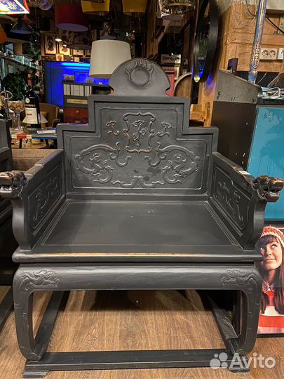 Трон черный кресло