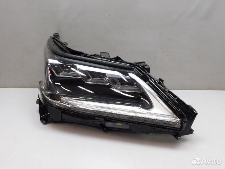 Фара правая Lexus LX570