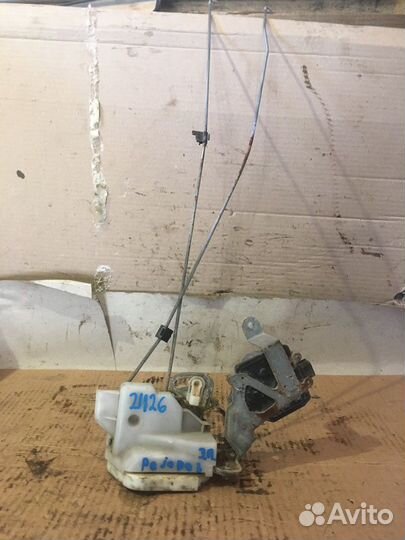 Замок двери задний правый Mitsubishi Pajero 3