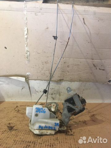 Замок двери задний правый Mitsubishi Pajero 3