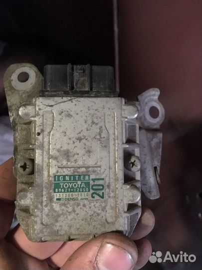 Тойота Карина е