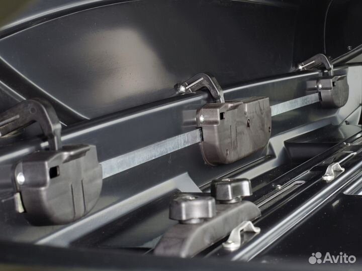 Автобокс Broomer Venture (L) Белый глянец 430