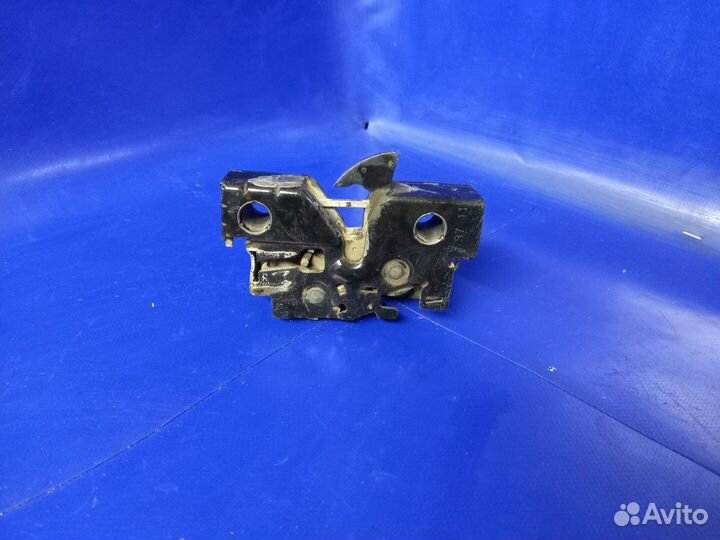 Замок капота Volkswagen polo