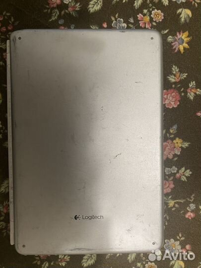 Тонкая клавиатура Logitech для iPad mini