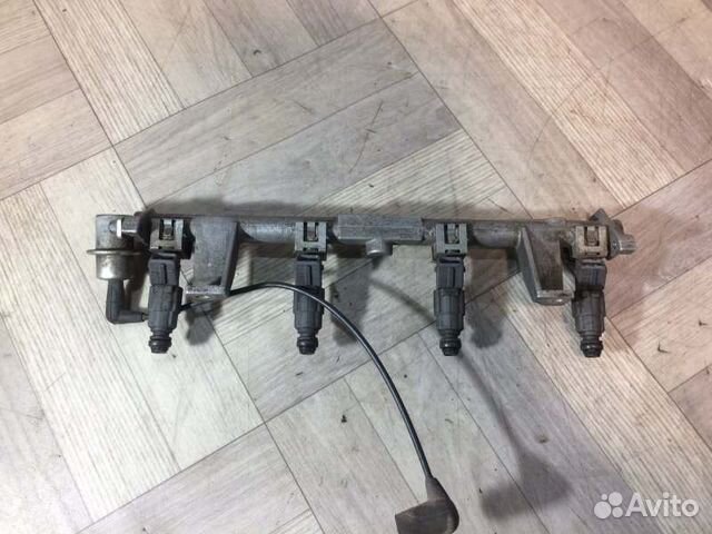 Рампа топливная рейка Ford Focus 1 YF