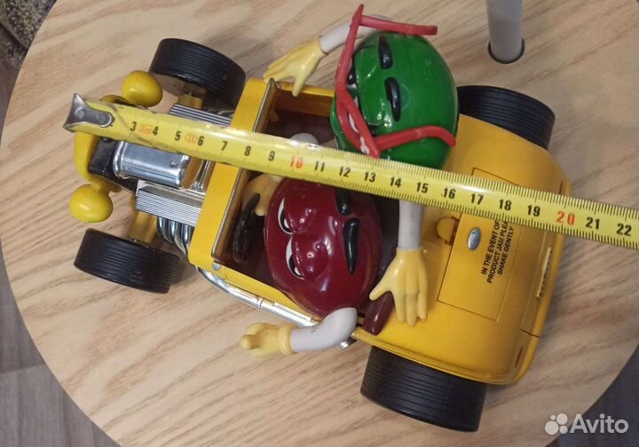 Машинка м&м