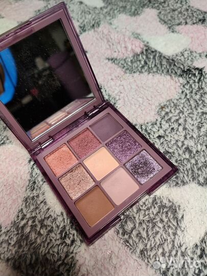 Палитра теней Huda Beauty