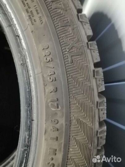 Gislaved Nord Frost 200 225/45 R17