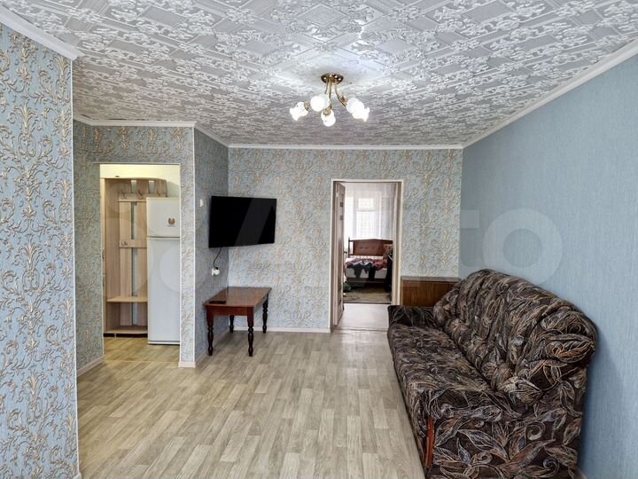 2-к. квартира, 42 м², 1/5 эт.