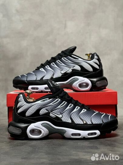 Кроссовки Nike Air Max Tn Plus