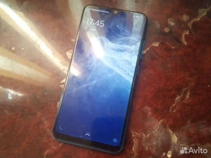 Телефон vivo 2015