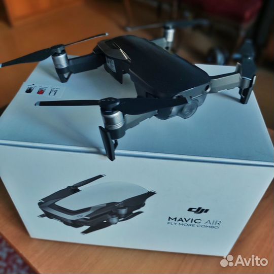Квадрокоптер DJI Mavic Air с камерой