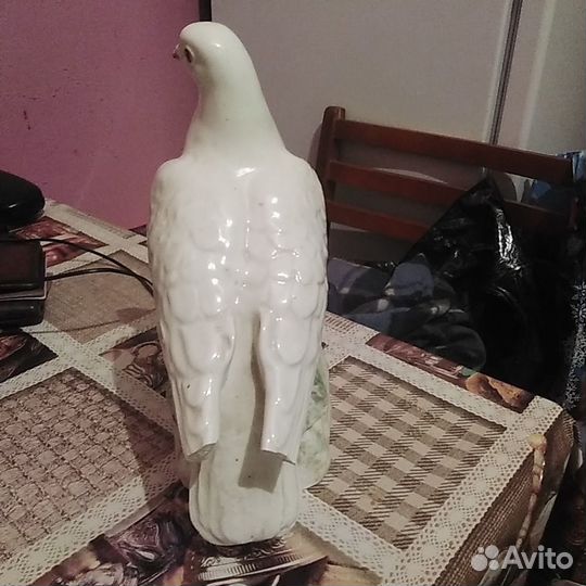 Фарфоровый голубь