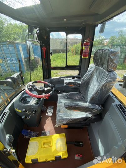 Фронтальный погрузчик BIZON 925, 2023