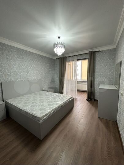 3-к. квартира, 90 м², 3/10 эт.