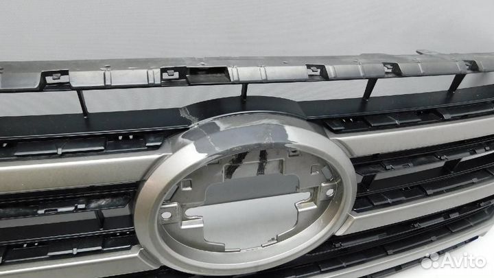 Решетка радиатора Toyota Land Cruiser