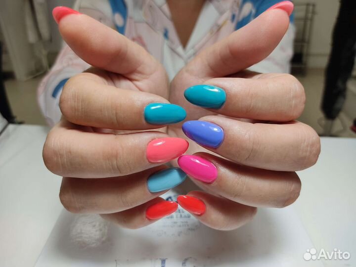 Начинающий мастер маникюра