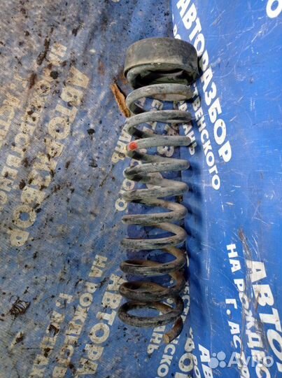 Передняя пружина Mercedes-Benz W124 седан 1991