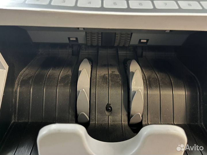 Счетчик банкнот Kisan Newton VS(P)