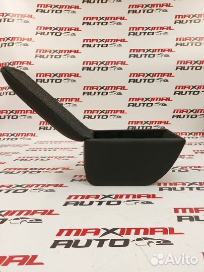 Подлокотник в штатное место Octavia II