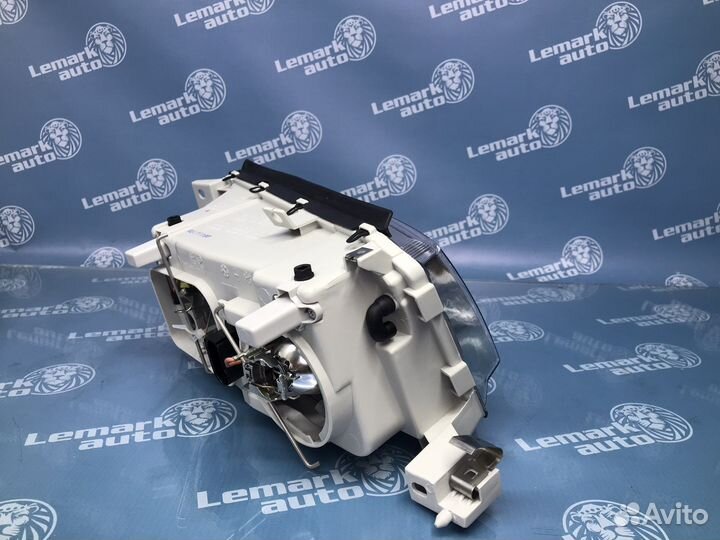 Фара правая Skoda Octavia A4