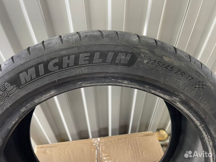 Michelin Pilot Sport 4 225/45 R17 94Y