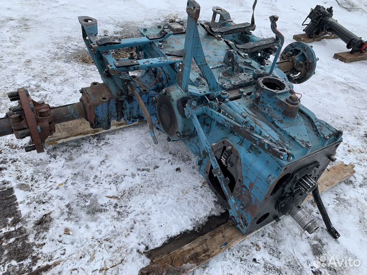 Задний мост с коробкой передач в сборе на мтз -82