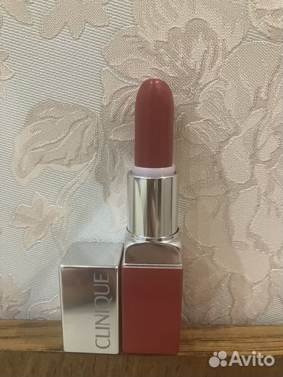 Clinique помада