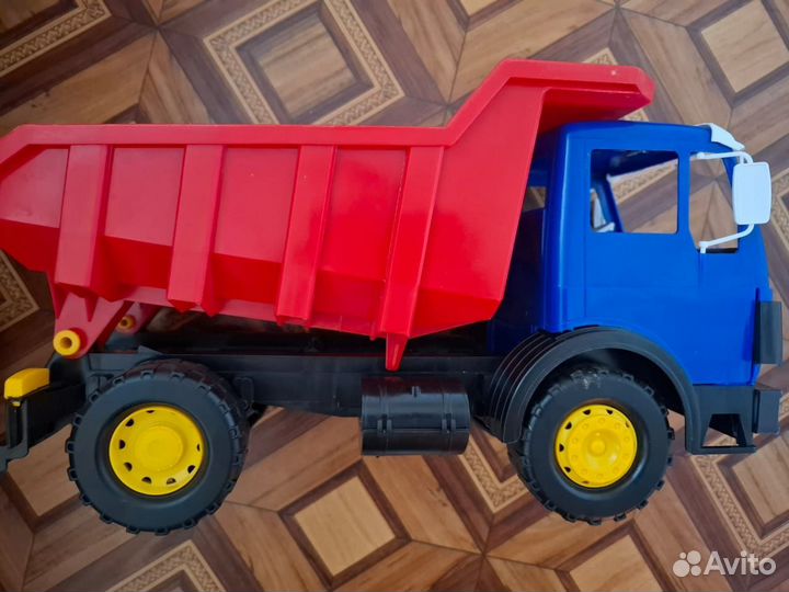 Машинка игрушка большая