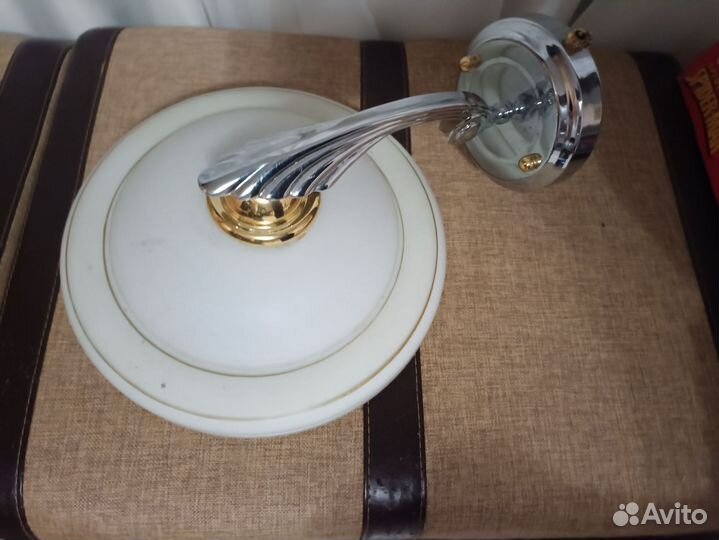 Светик, бра