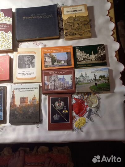 Книги и открытки про Москву времен СССР