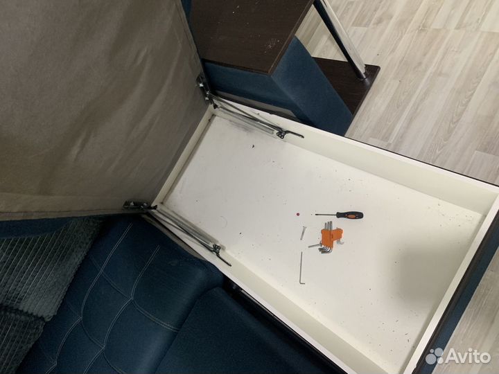 Угловой диван