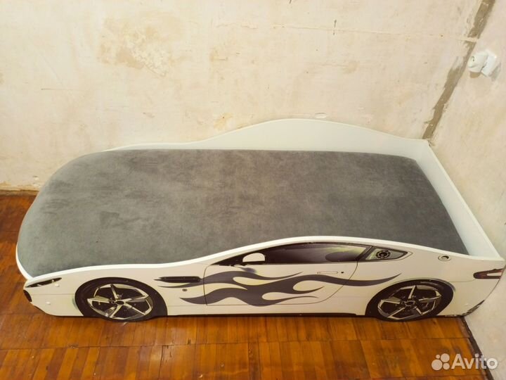 Кровать детская машинка