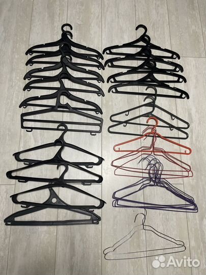 Вешалки плечики 27 штук б/у